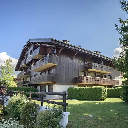 Skis Aux Pieds A Megeve, Animaux Permis - Fr-1-453-58 Megeve